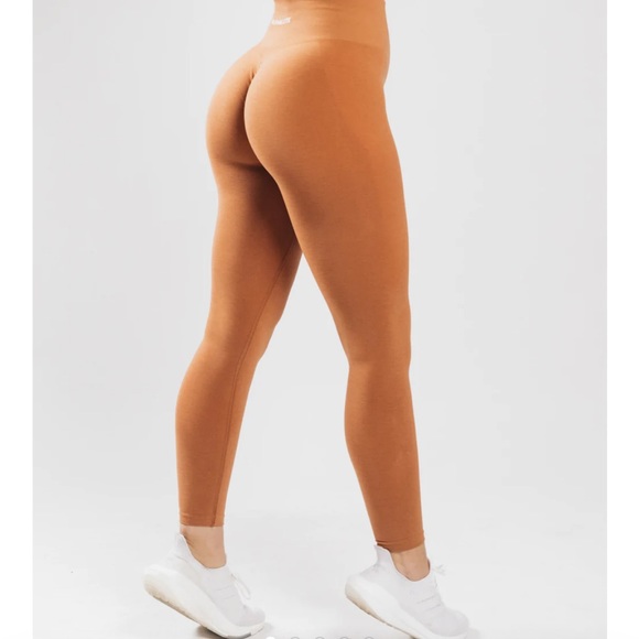 🧡 Alphalete Amplify Leggings Mandarin (M) 🧡 - Picture 1 of 6